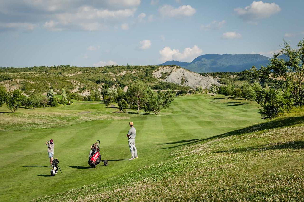 ​Exe Las Margas Golf Latas ภายนอก รูปภาพ