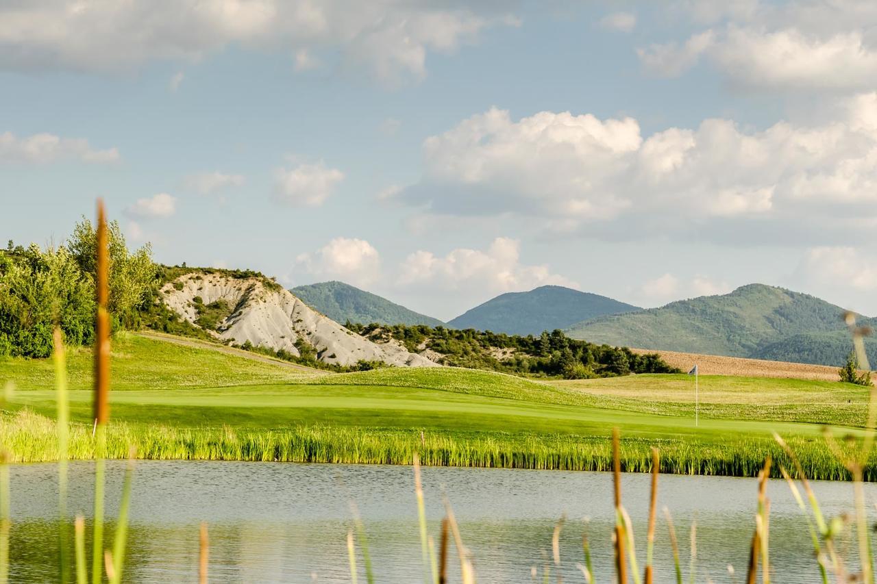 ​Exe Las Margas Golf Latas ภายนอก รูปภาพ